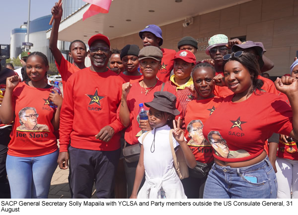 SACP General Secretary Solly Mapaila with YCLSA and Party members outside the US Consulate General, 31 August 